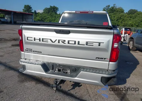 2019 Chevrolet Silverado 1500 Rst z USA, uszkodzony, nr VIN 3GCUWDED7KG134649